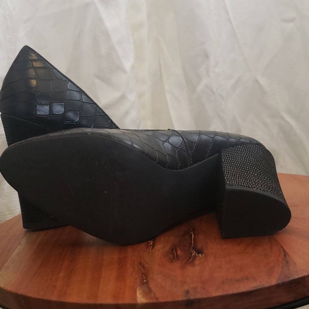 SALE 🖤👠Black Snake Print Block Heels - Picture 4 of 8